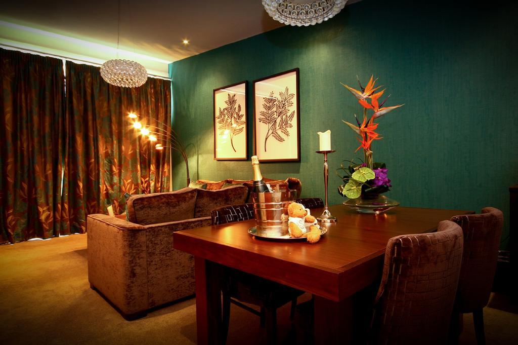 Отель Smiths At Gretna 4*
